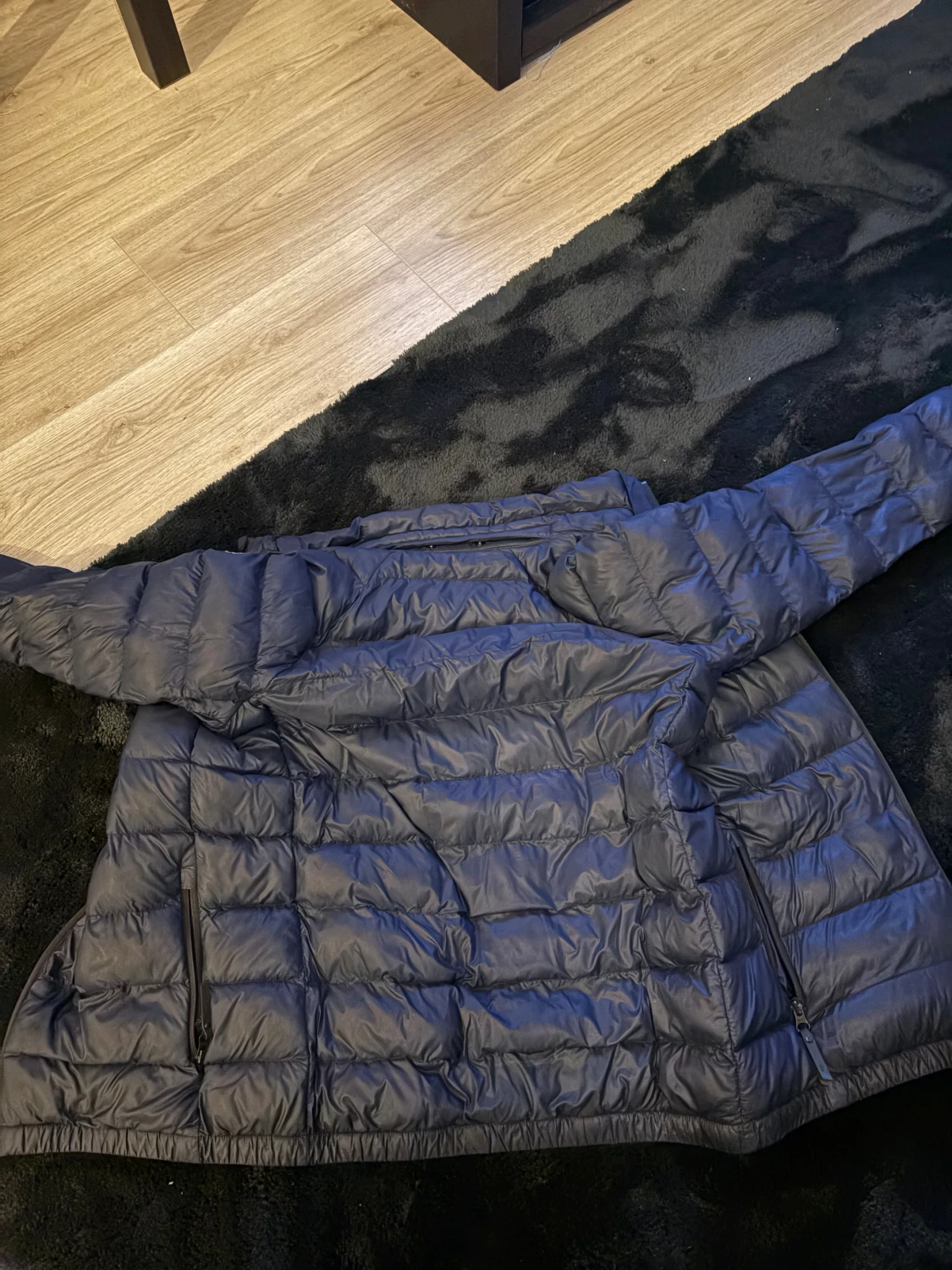 Mörkblå dunjacka från Peak Performance - 1