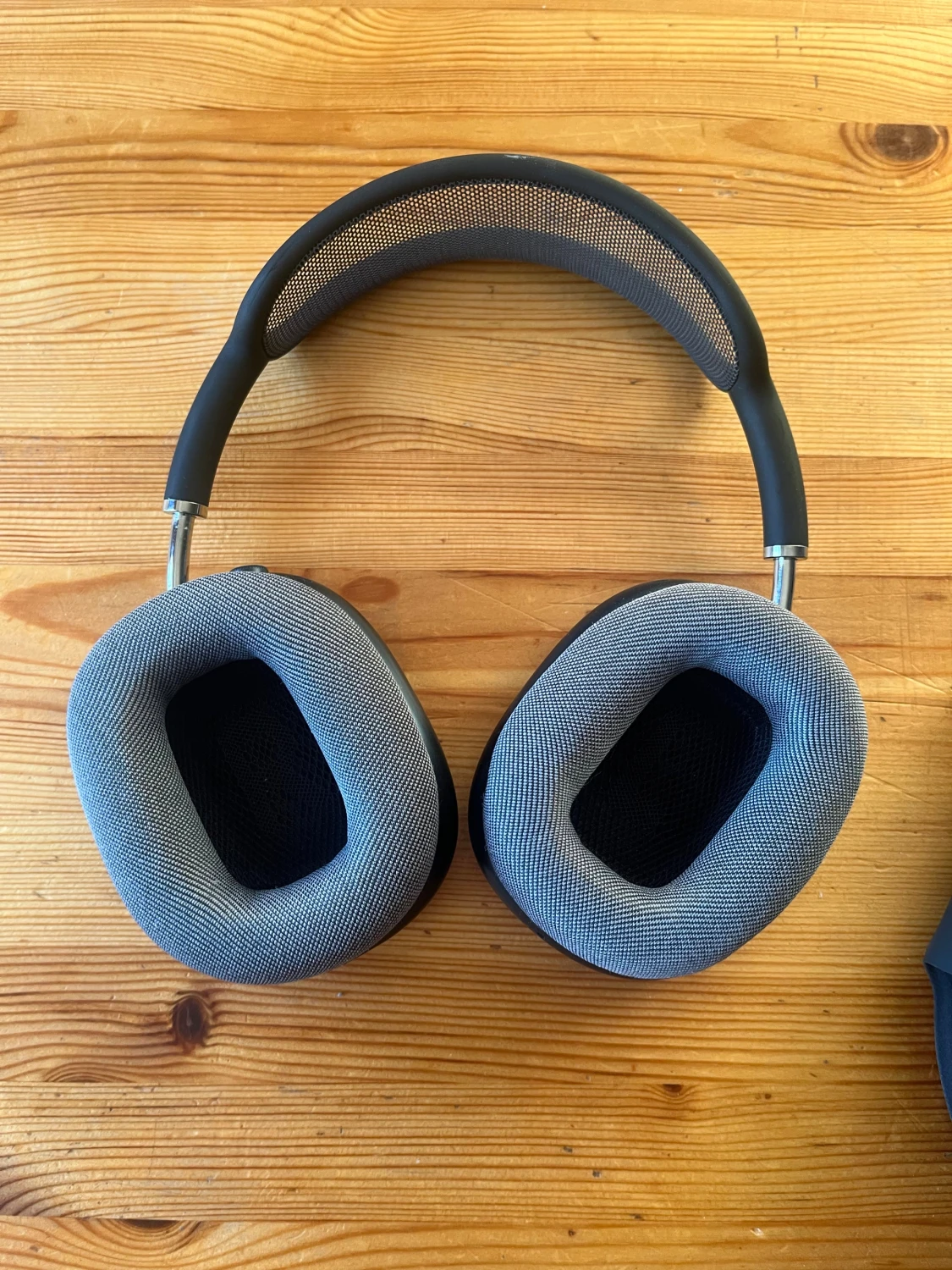 Identiska hörlurar - AirpodMax - 6