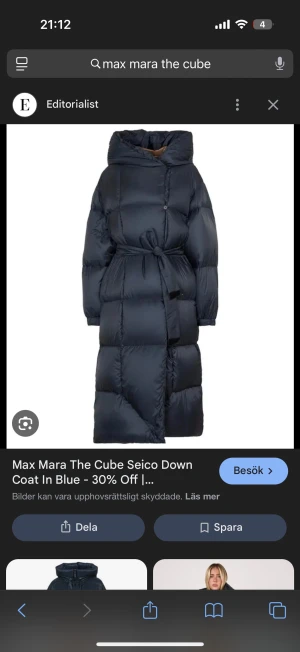 SÖKES lång dunjacka Max Mara The Cube - SÖKES Är det någon som har denna som önskar att sälja Max Mara The Cube lång pufferjacka i mörkblått med stor huva och bälte i midjan. Jackan är quiltad och har en oversized siluett som ger en cool vibe. Perfekt för kalla dagar när du vill vara både varm och snygg.