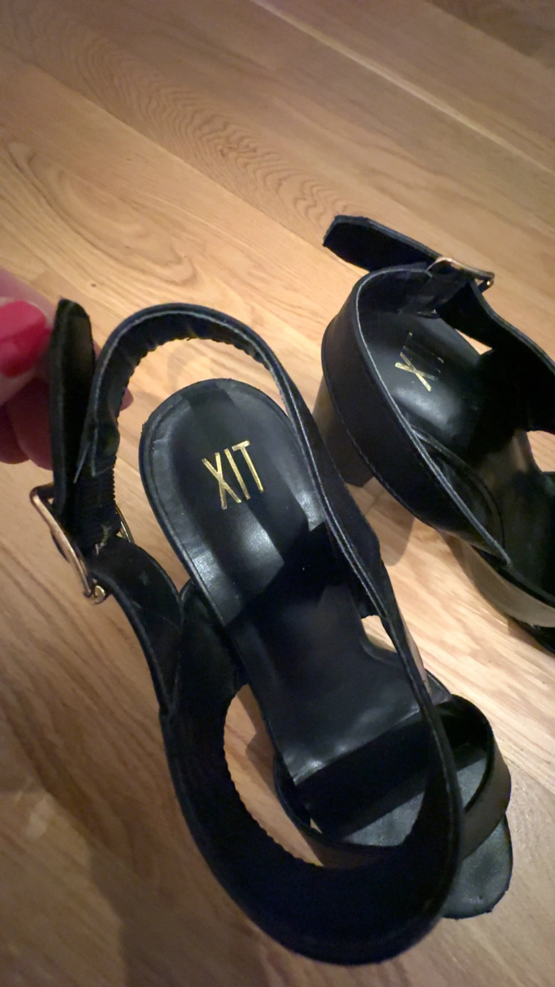 Svarta sandaler med klack från XIT - 3