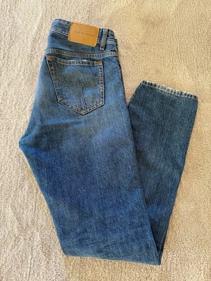Tiger of Sweden jeans - Säljer dessa Tiger of Sweden Nico i storlek 29/32. Mycket fint skick, använd endast fåtal gånger