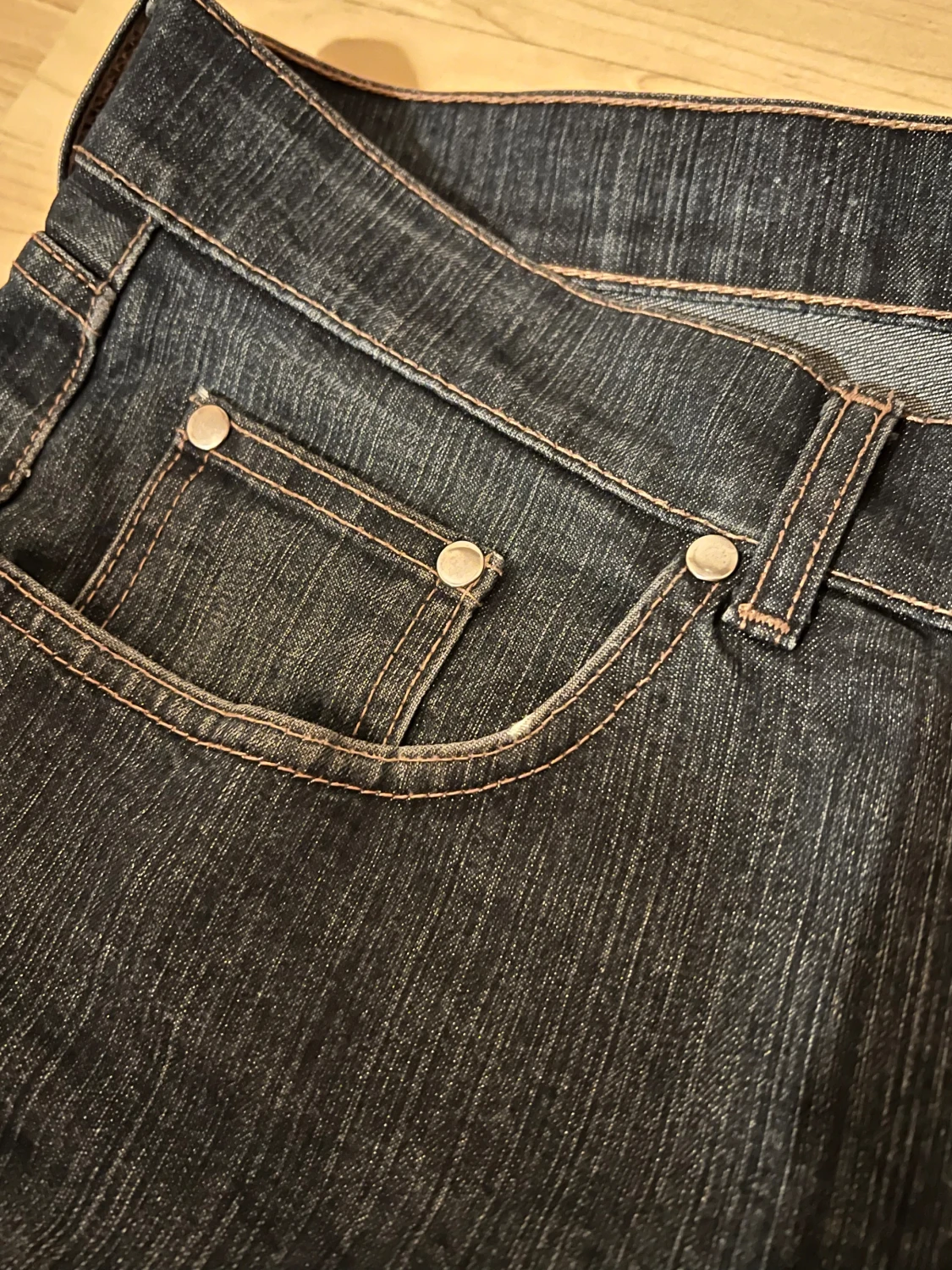 Mörkblå jeans från Dressmann - 3