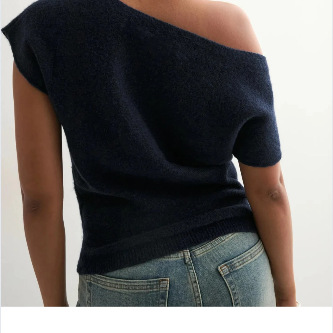 Mörkblå stickad offshoulder topp - 2