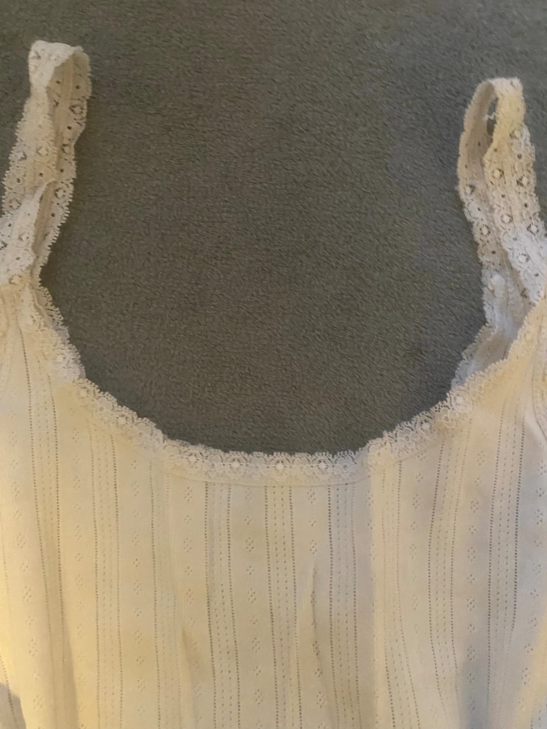 Vit spetskantad linnetopp - 2