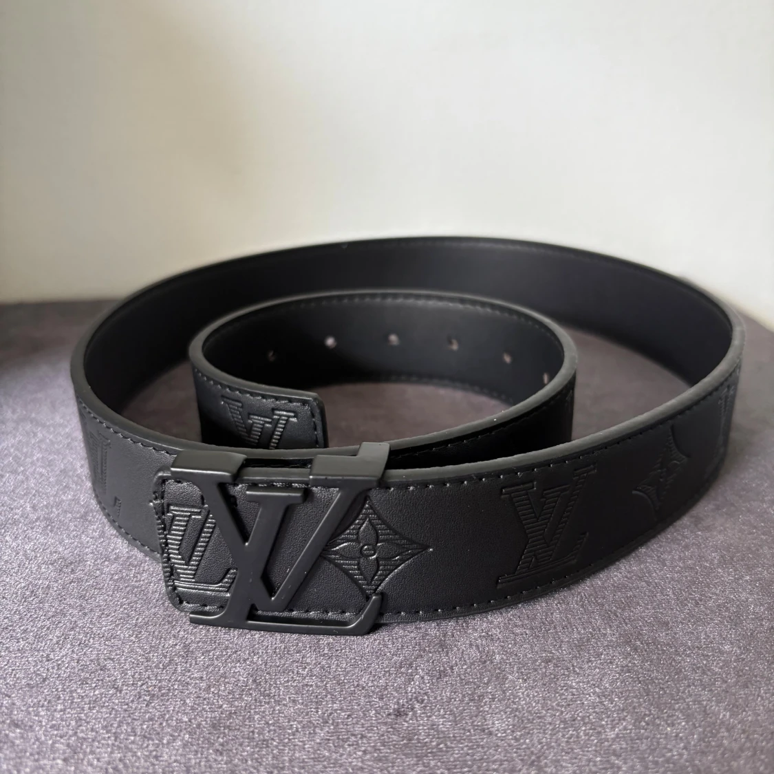 Svart Louis Vuitton skärp i skinn