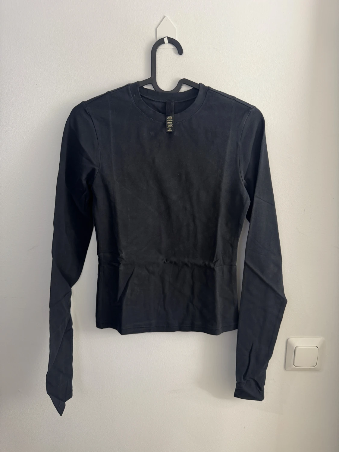 Svart långärmad tröja från SKIMS - ny XS