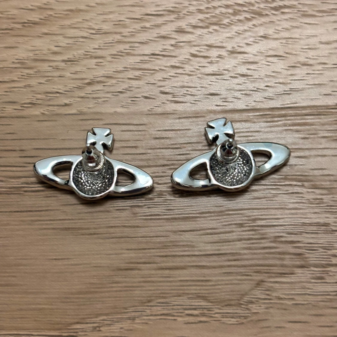 Viv Stud Örhängen - 1