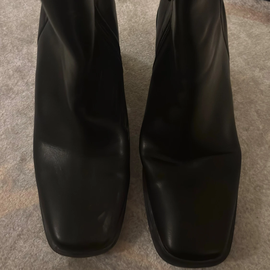 Svarta boots med klack och fyrkantig tå - 1