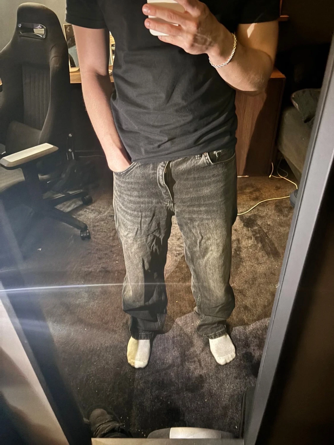 Svarta Y2K jeans med broderad bakficka - 3