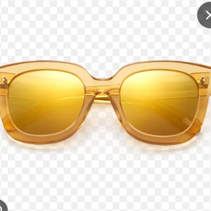 Solglasögon Chimi - Solglasögon från chimi. 008 i färgen Mango. Tillkommer box och ”påse”. Öppen för diskutera priset!! Hör av dig!