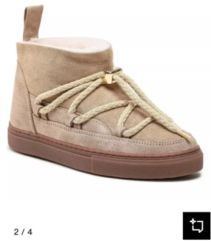 Beige inuikii - Använts några gånger men i jätte bra skick 