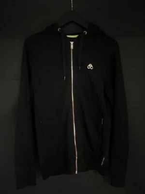 Moose Knuckles | Zip hoodie - Fint skick, Storlek S men passar även M. Kom privat för fler bilder&prisförslag.