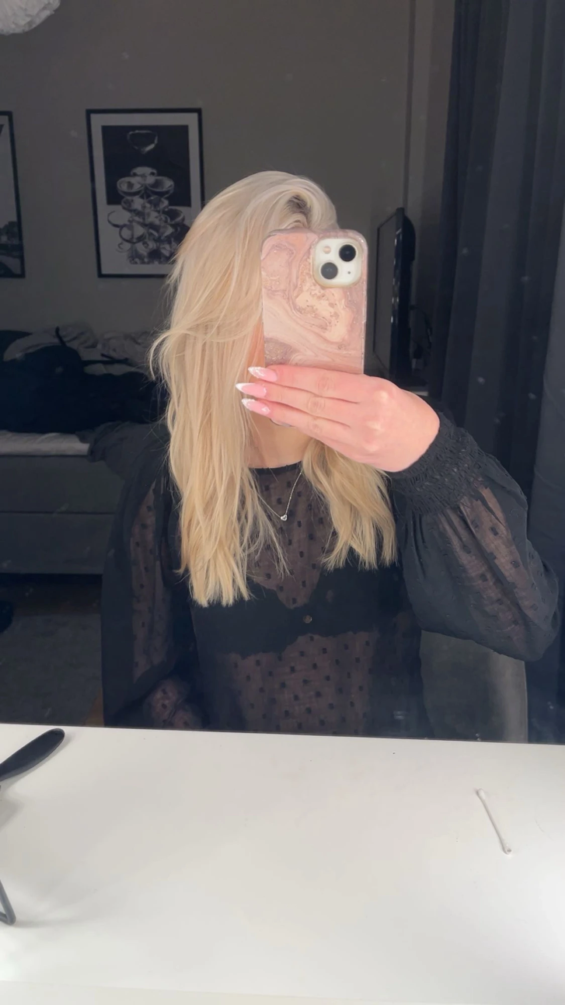 Svart prickig blus från Lindex 