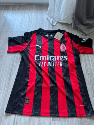 AC Milan Hemmaställ  25/26 (Black Week Rabatt)  - AC Milan Hemmaställ 25/26, Storlek S,Nyskick