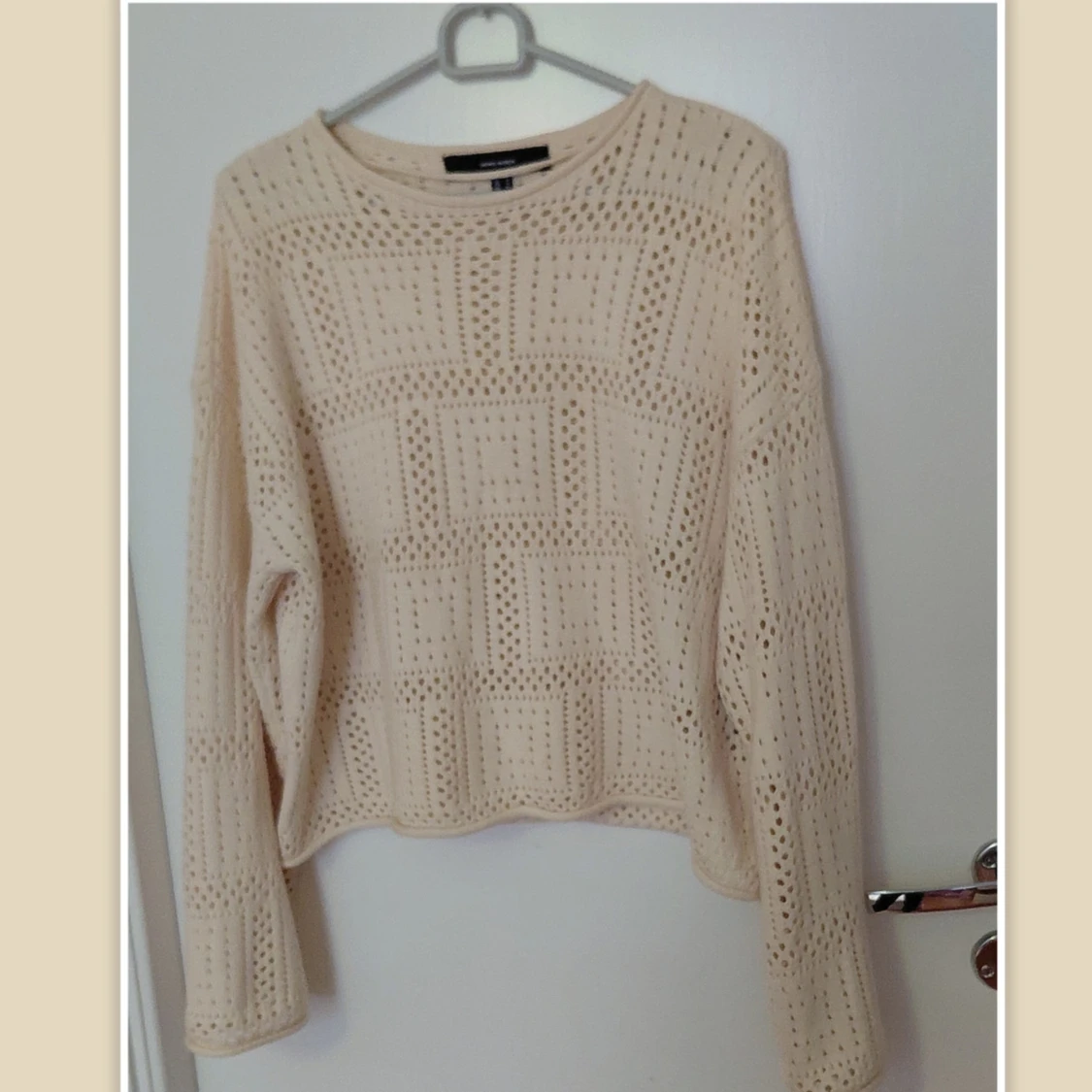 Beige stickad tröja från Vero Moda, M