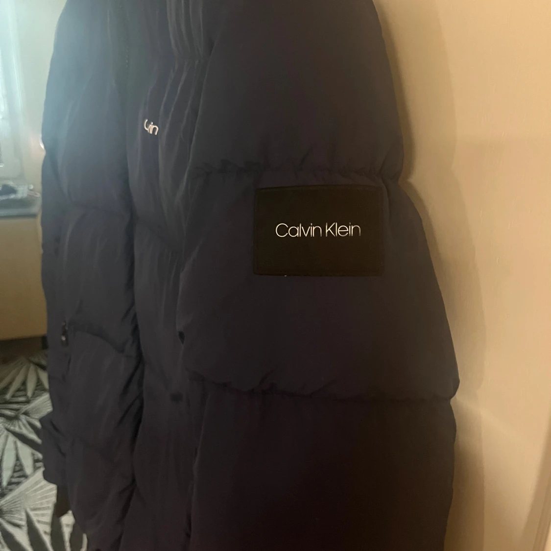 Mörkblå pufferjacka från Calvin Klein - 1