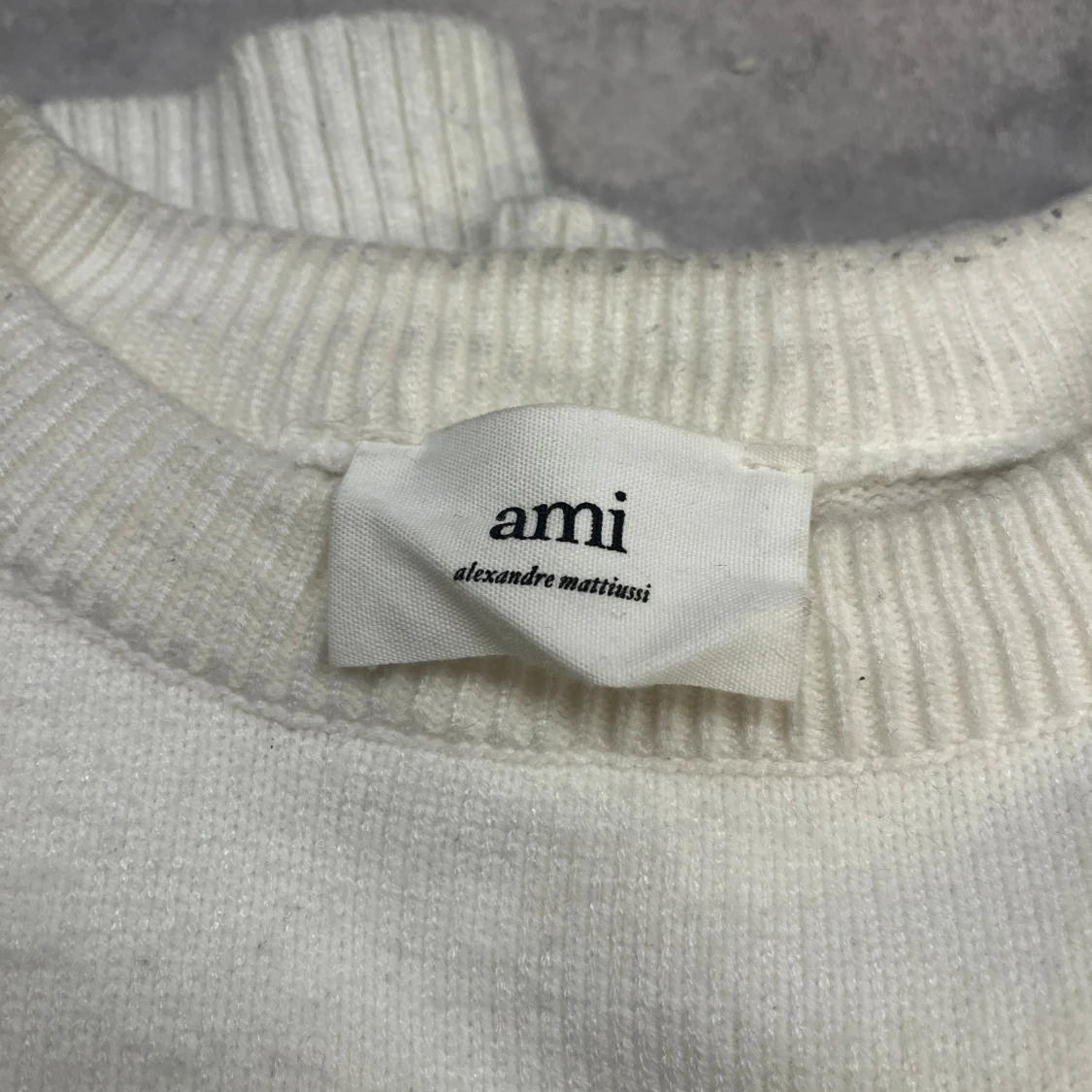 Vit stickad tröja från Ami Paris - 3