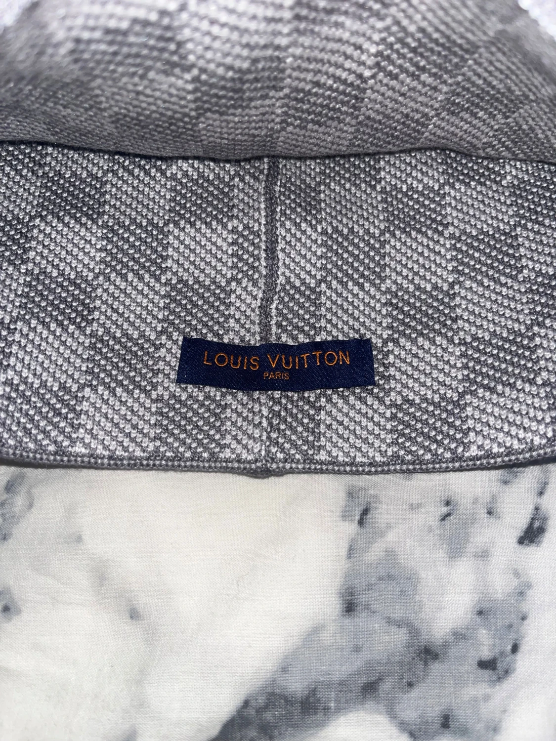 Grå rutig mössa från Louis Vuitton - 3