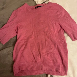 Rosa tröja från 157 - Snygg rosa tröja som passar bra till allt. Pris kan diskuteras