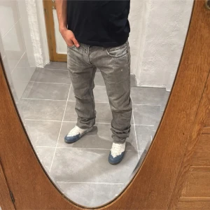 Replay jeans  - Ett par snygga byxor från Replay i storlek W34 L34 i modellen Jeto