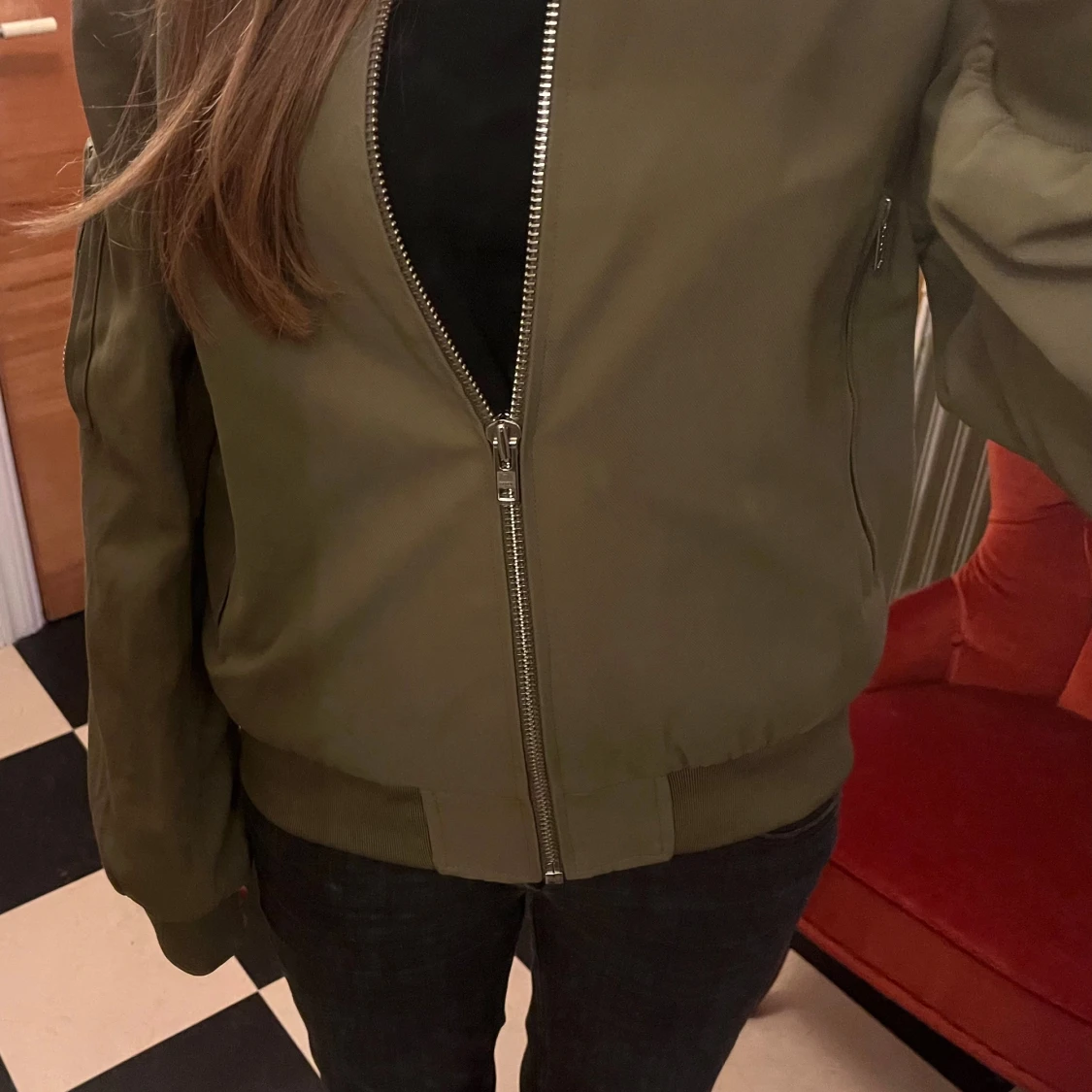 Olivgrön bomberjacka med dragkedja - 3
