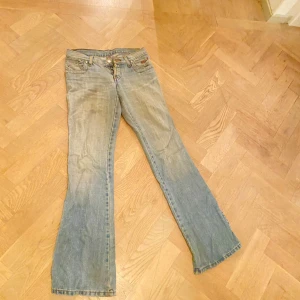 bootcut jeans ljusblå - Bootcutjeans lågmidjade ljusblå