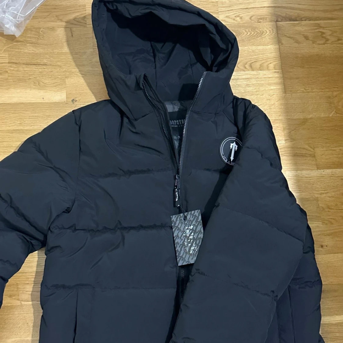 Svart pufferjacka från Trapstar - 1