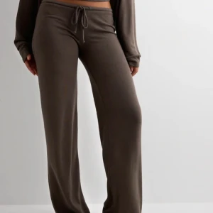 Nelly chill pants  - Säljer dessa fina byxor från Nelly då dom är för små.