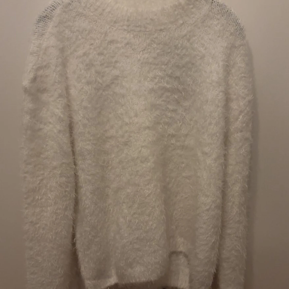 Stickad tröja  - 1