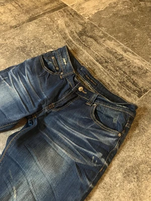 Vintage ”Dry Japan” Nudie Jeans - Slim Jim - Säljer mina tvär feta slim jim’s i strlk 30/32, modellen är slim jim (slim fit säger sigsjälvt) i washed/materialet ”dry japan”👏 skriv ifall ni har några som helst frågor🫡