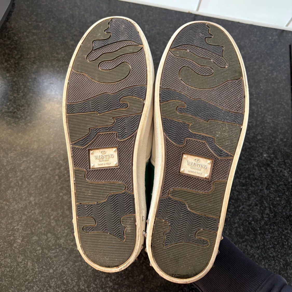 Valentino Flycrew Gröna  - 3