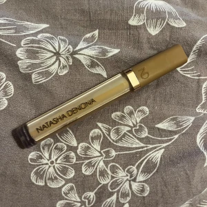 Natasha Denona Hy-Glam Concealer YP5 - Concealer från Natasha Denona i nyansen YP5