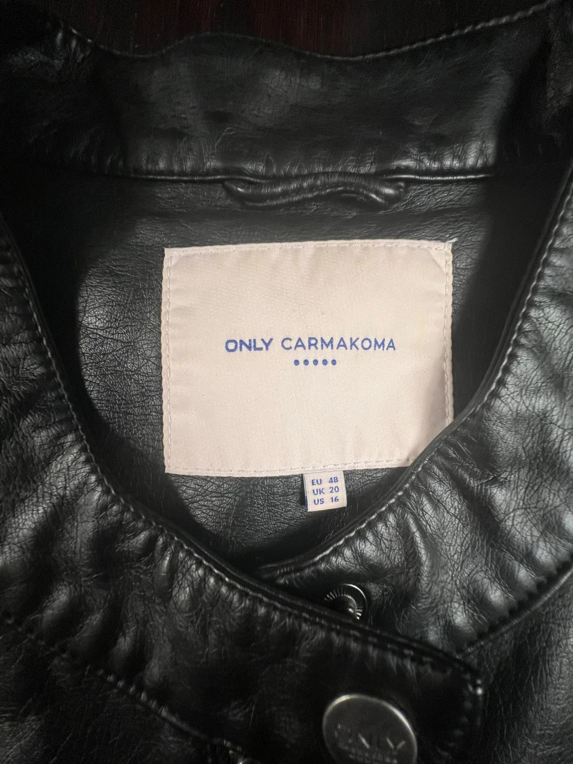 Svart skinnjacka från Only Carmakoma - 1