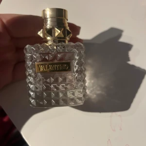Valentino parfym  - Born in roma the  gold, 70% kvar av flaskan