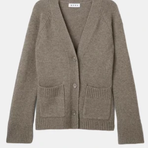 Wera kofta i ull  - Mysig beige kofta från Wera i mjuk ullmix. Storlek S! 