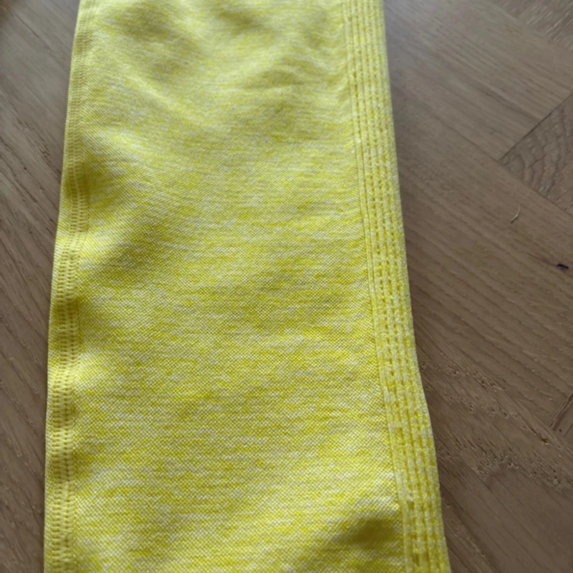 Gula leggings från Neu Apparel - 1