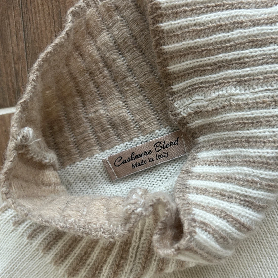 Stickad tröja i Kashmirblandning  - 2