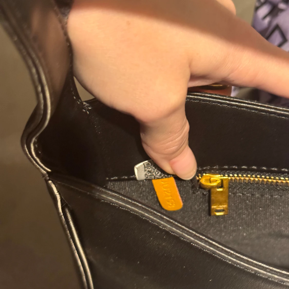 Svart axelväska från Saint Laurent - 4