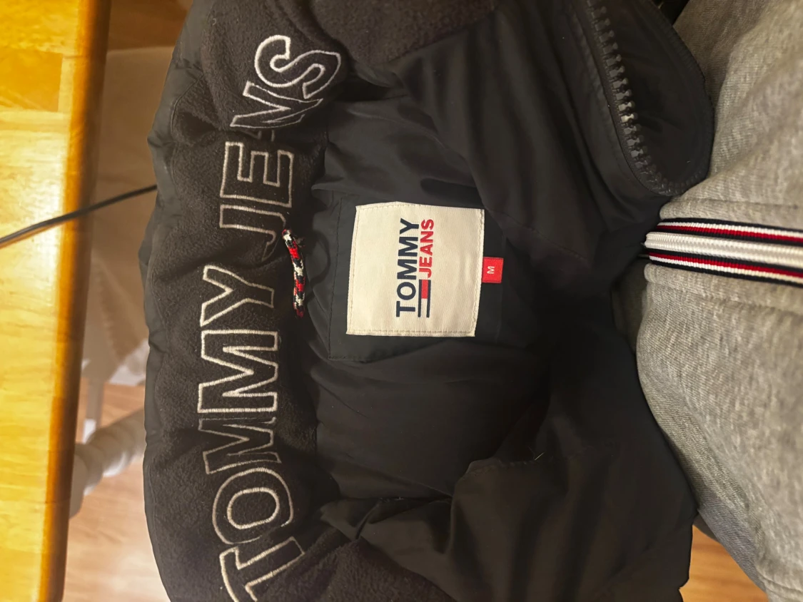 Svart pufferjacka Tommy Jeans M - 4