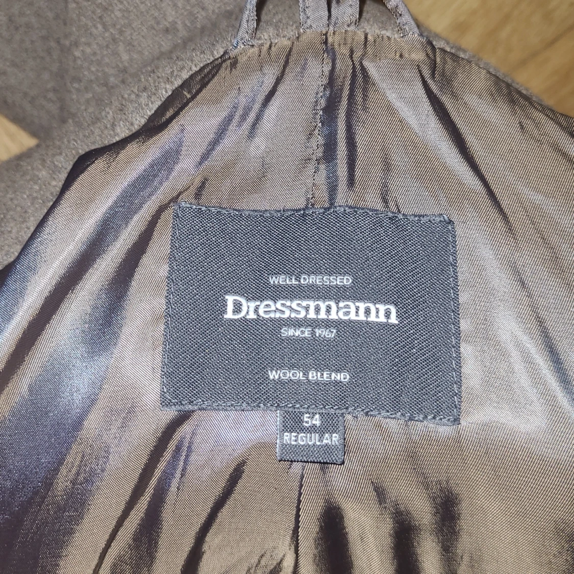 Grå rock från Dressmann, storlek 54 - 2