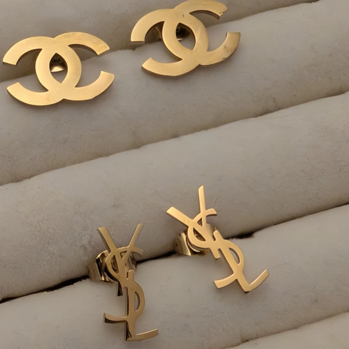 Guldiga örhängen  - 3