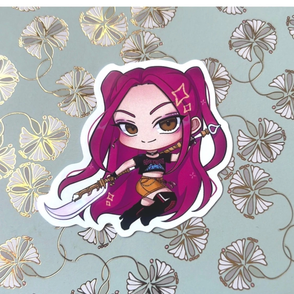 Rosa Kpop Demon Hunters Mira Sticker