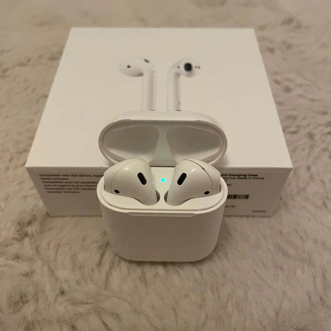 AirPods (2nd Generation)