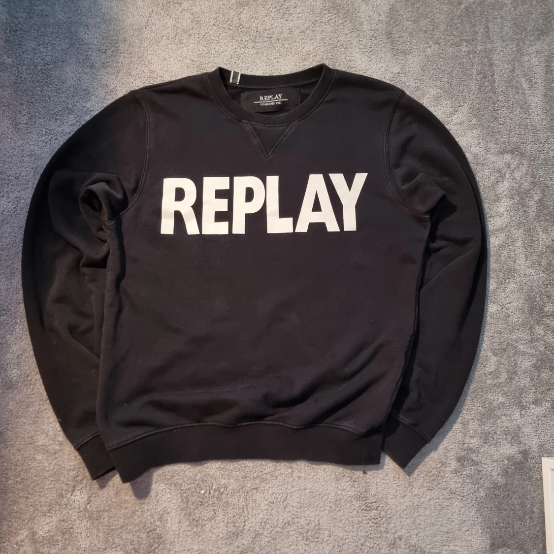 Svart sweatshirt från Replay i bomull