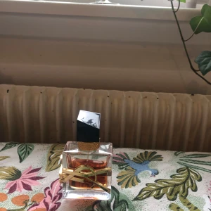 Libre le parfum - Orientalisk lavendeldoft med saffran och honung. Se bild för återstående mängd (ungefär hälften)