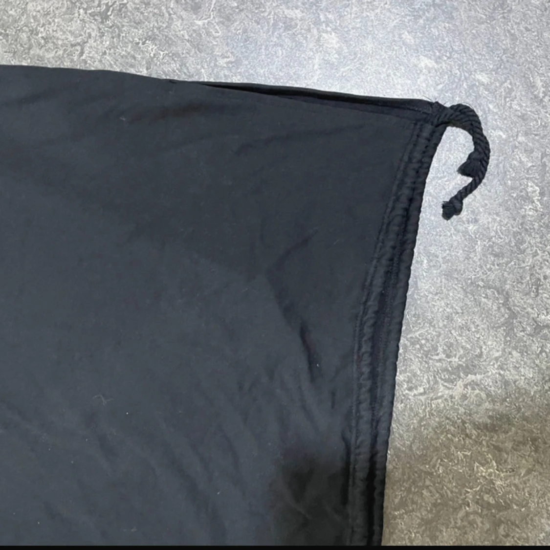 Svart lång hoodie med snörning - 3