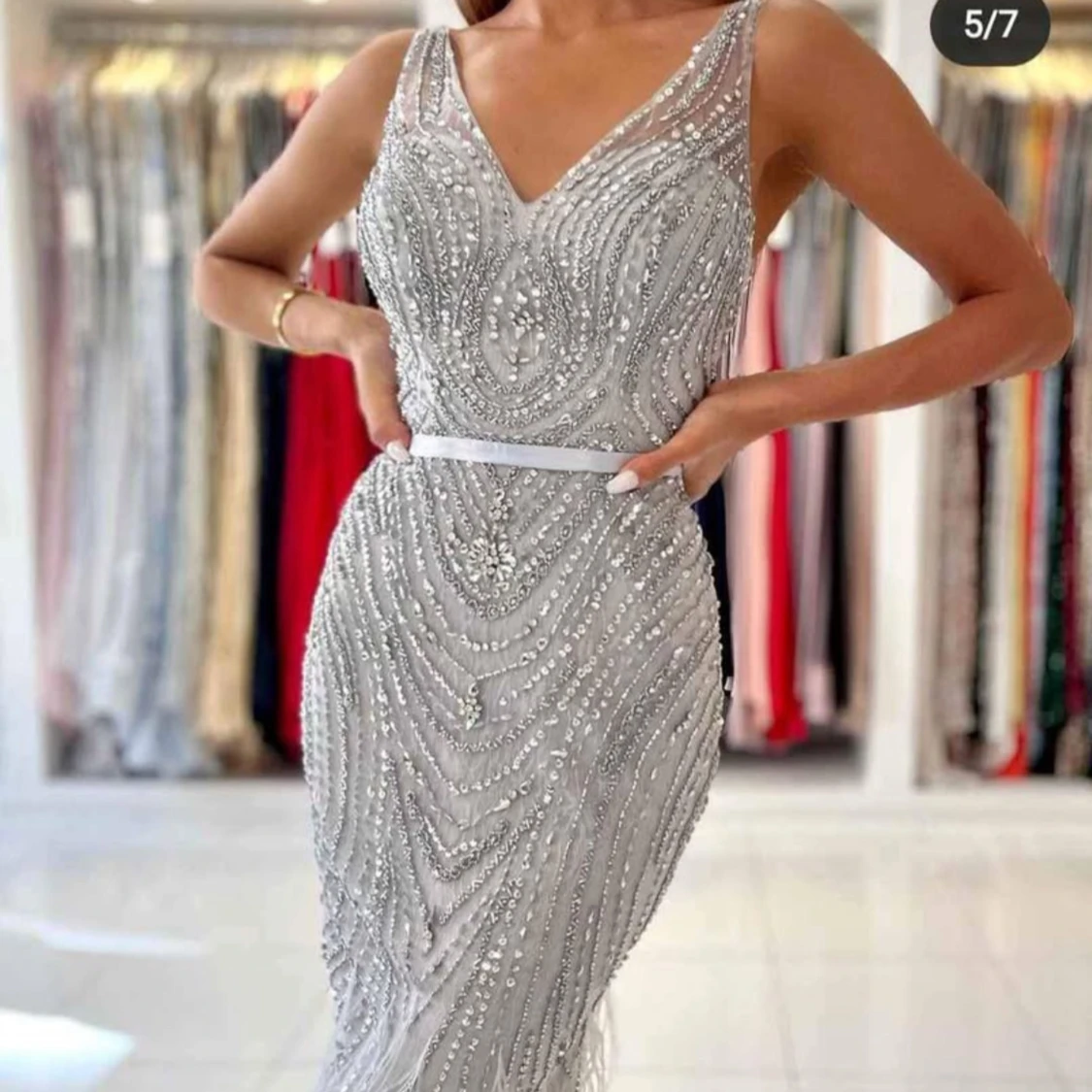 Glittrig långklänning med pärlor