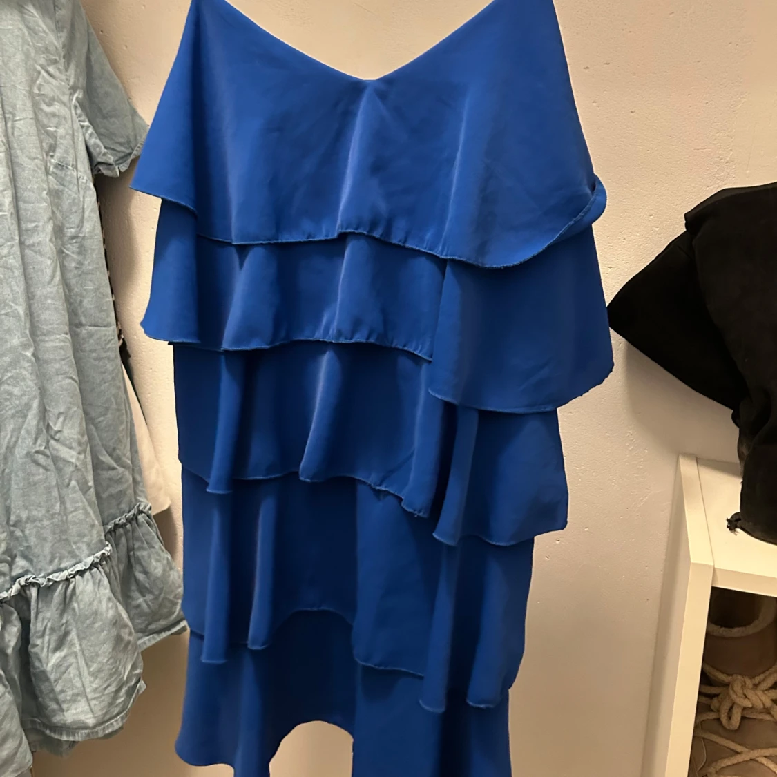 Blå volangklänning Zebra a Pua