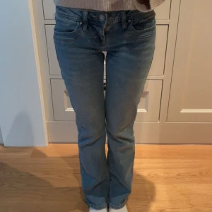 Bootcut jeans från LTB - Säljer mina Ltb jeans då de aldrig används. 800kr nypris kom med prisförslag💕Storlek W25 L30