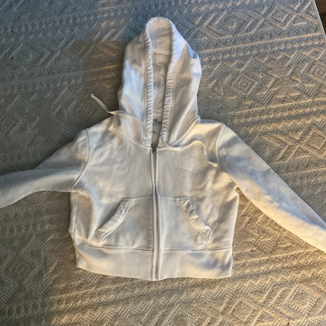 Vit hoodie från Hollister XS